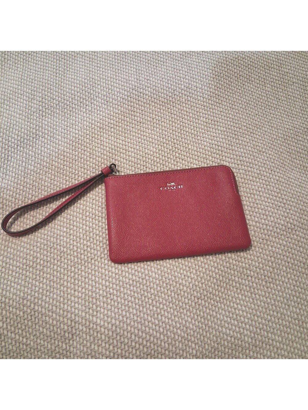 New Coach Corner Zip Wristlet Crossgrain Leather Cerise Red Pink F58032
